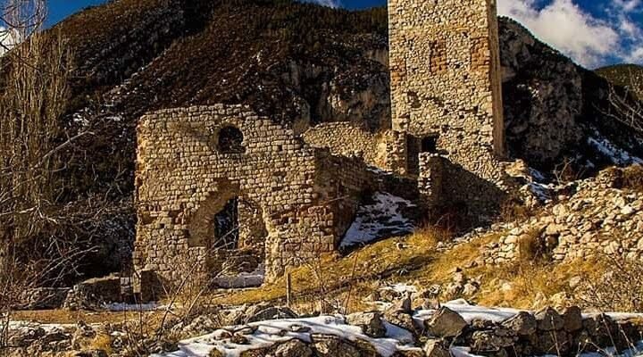 El Castell de Gósol: Història i Llegat Medieval