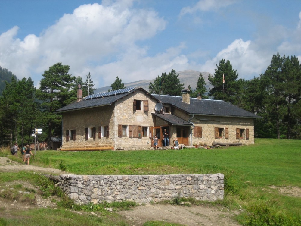 Refugi Lluís Estasén al peu del Pedraforca